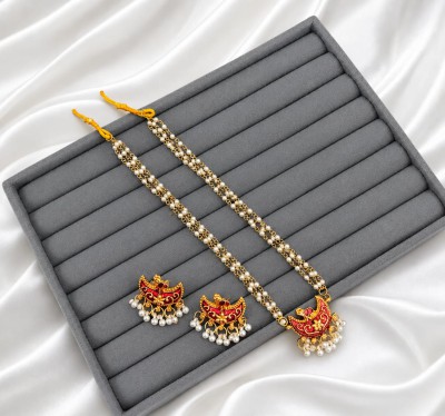 Adorn yourself with a touch of tradition in an exclusive pearl and Meenakari jewellery set!